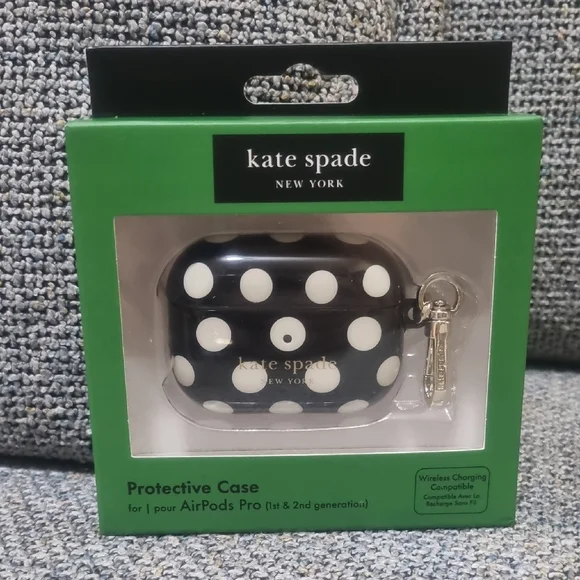 NWT Kate Spade Black and White Polka Dot AirPods Pro Case - Picture 1 of 8